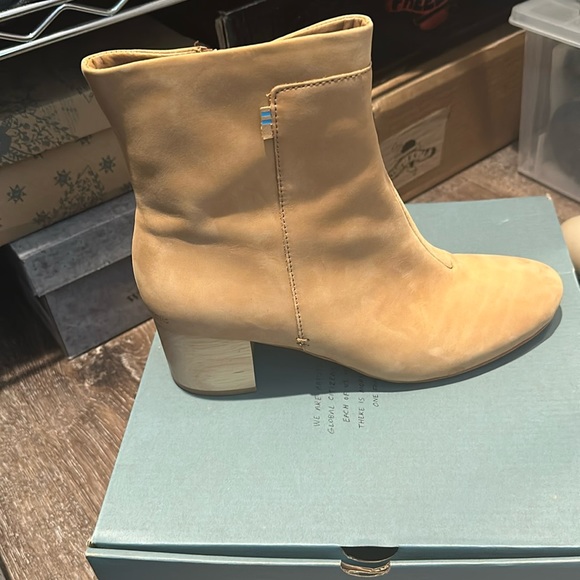 Toms Evie Boot. New in box missed return window. - Picture 1 of 4